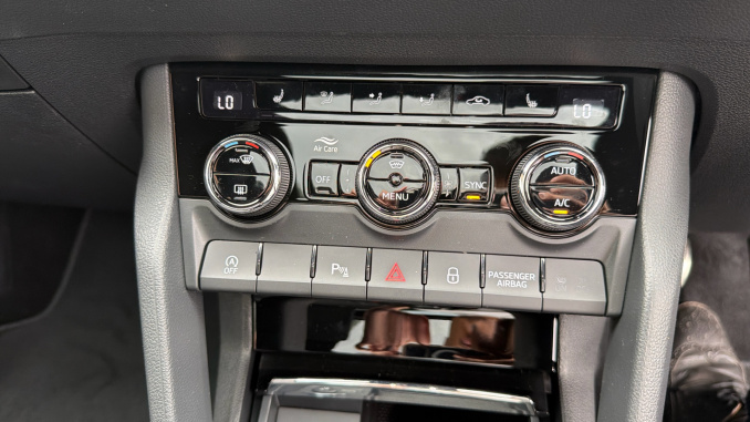 Skoda Karoq 1.5 TSI Sportline Edition 5dr Petrol Estate - Image 13